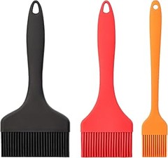 Brochas de Silicona y Brochas de Pelo: ¿Cuál Elegir?